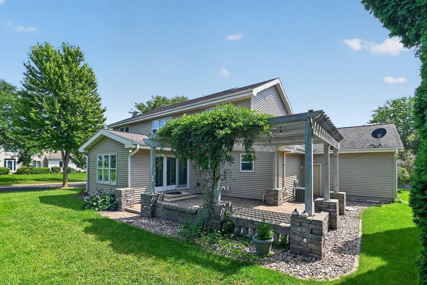 5502 Upland Trail Middleton, WI 53562 - Photo 6 of 41 Gallery Image 6