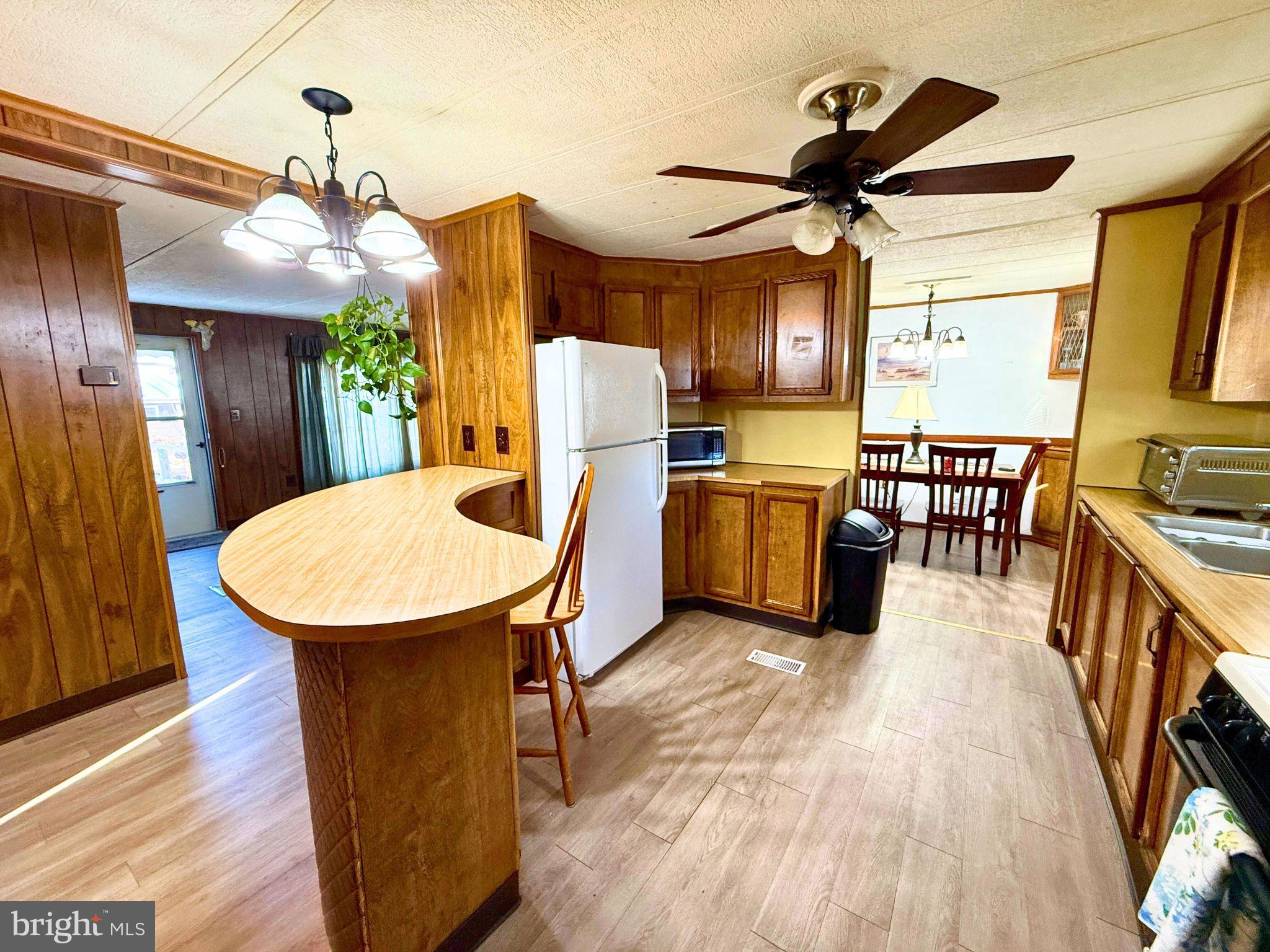 33 Judith Way Jackson, NJ 08527 - Photo 4 of 28