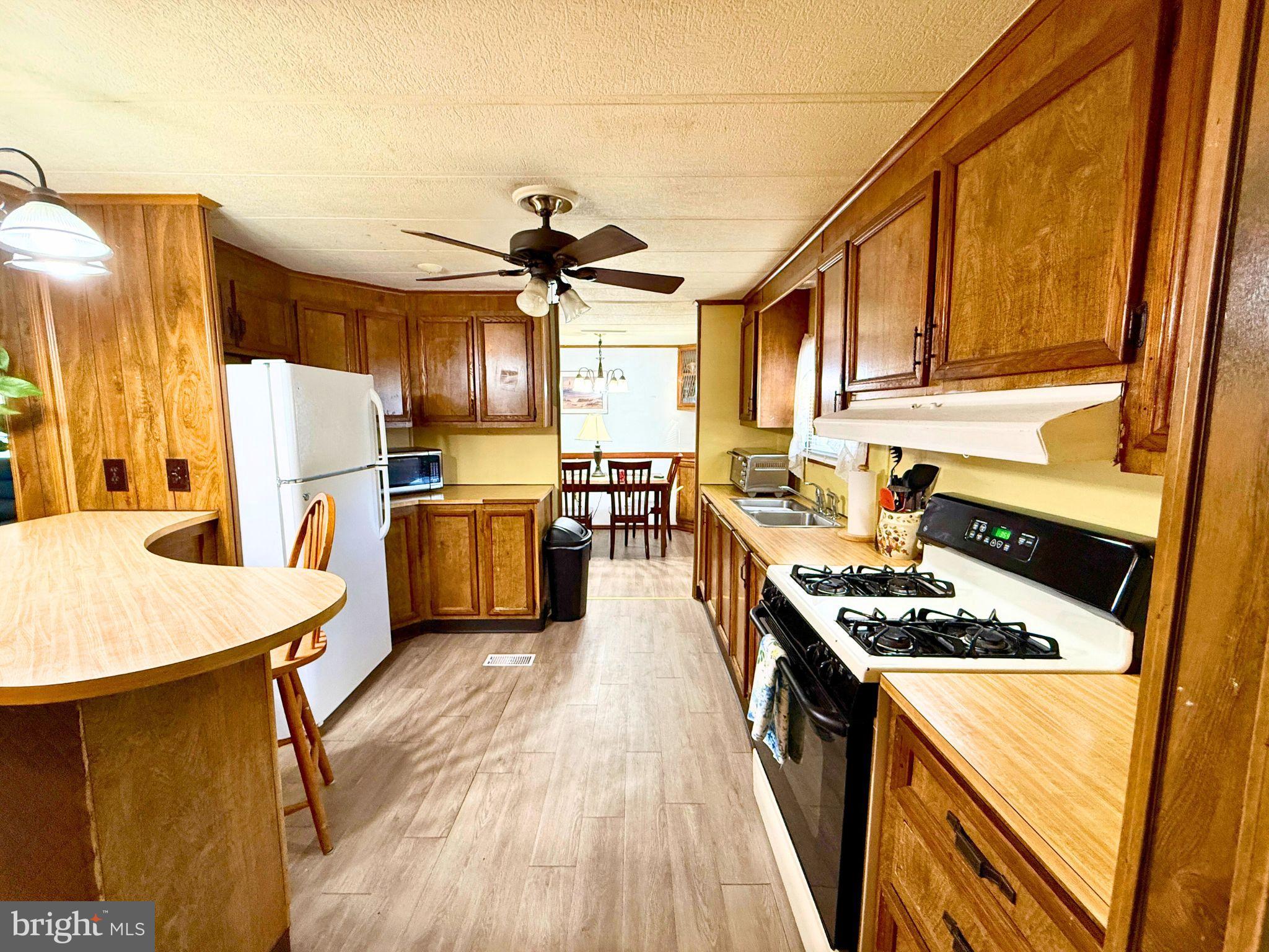 33 Judith Way Jackson, NJ 08527 - Photo 6 of 28