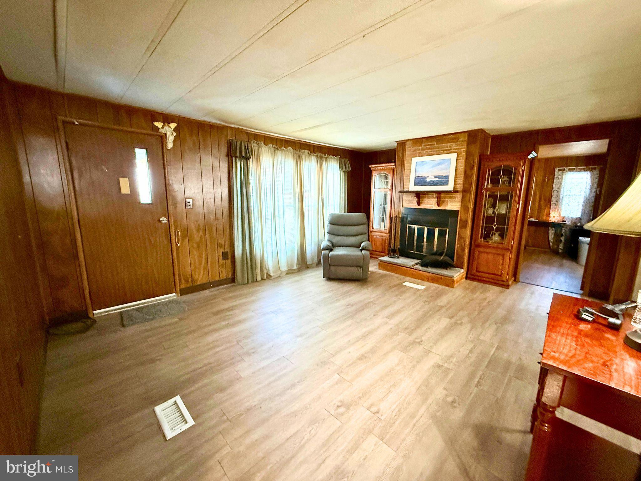 33 Judith Way Jackson, NJ 08527 - Photo 8 of 28