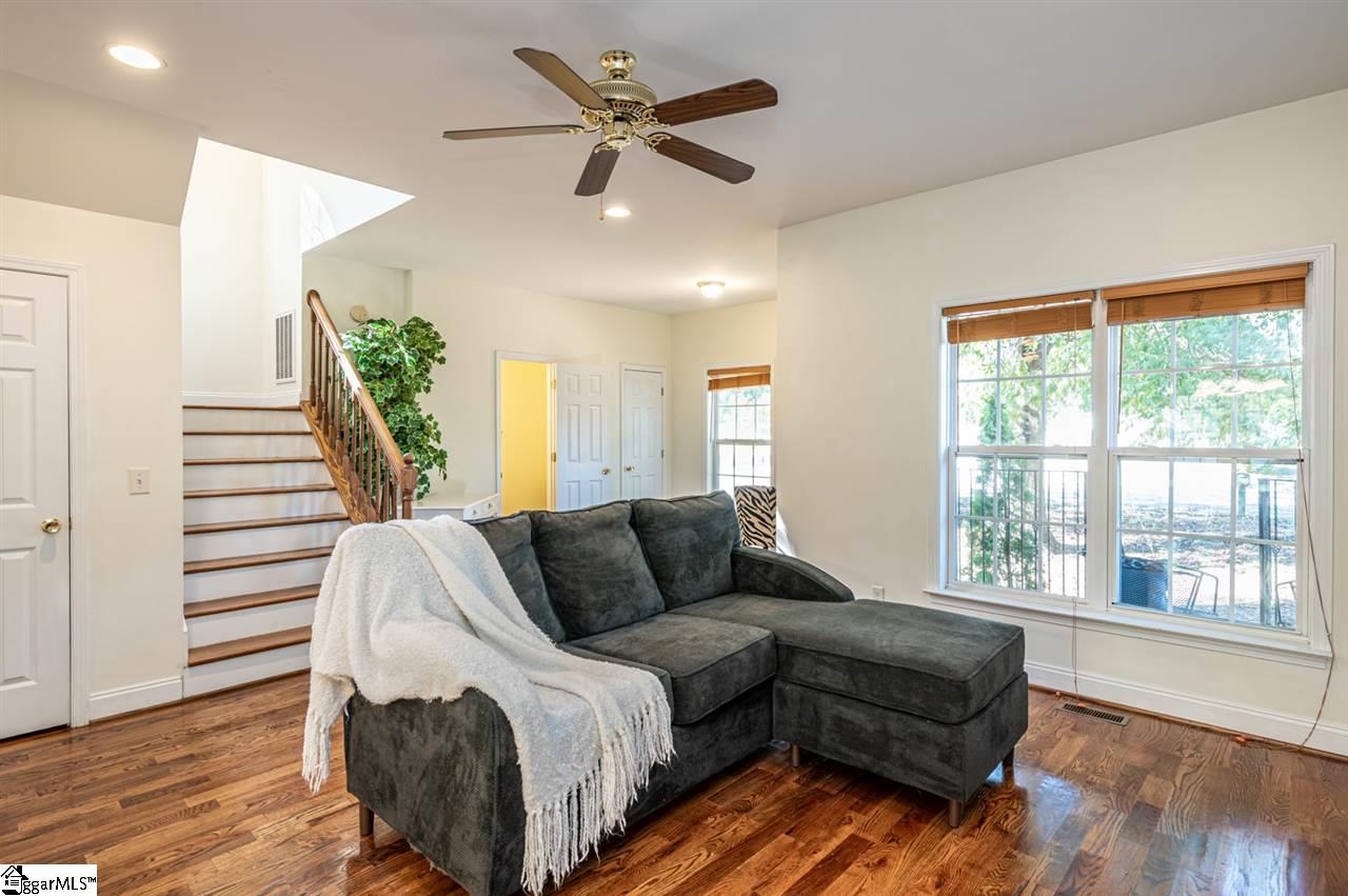 1036 Rutherford Road Greenville, SC 29609 - Photo 4 of 20 Gallery Image 4
