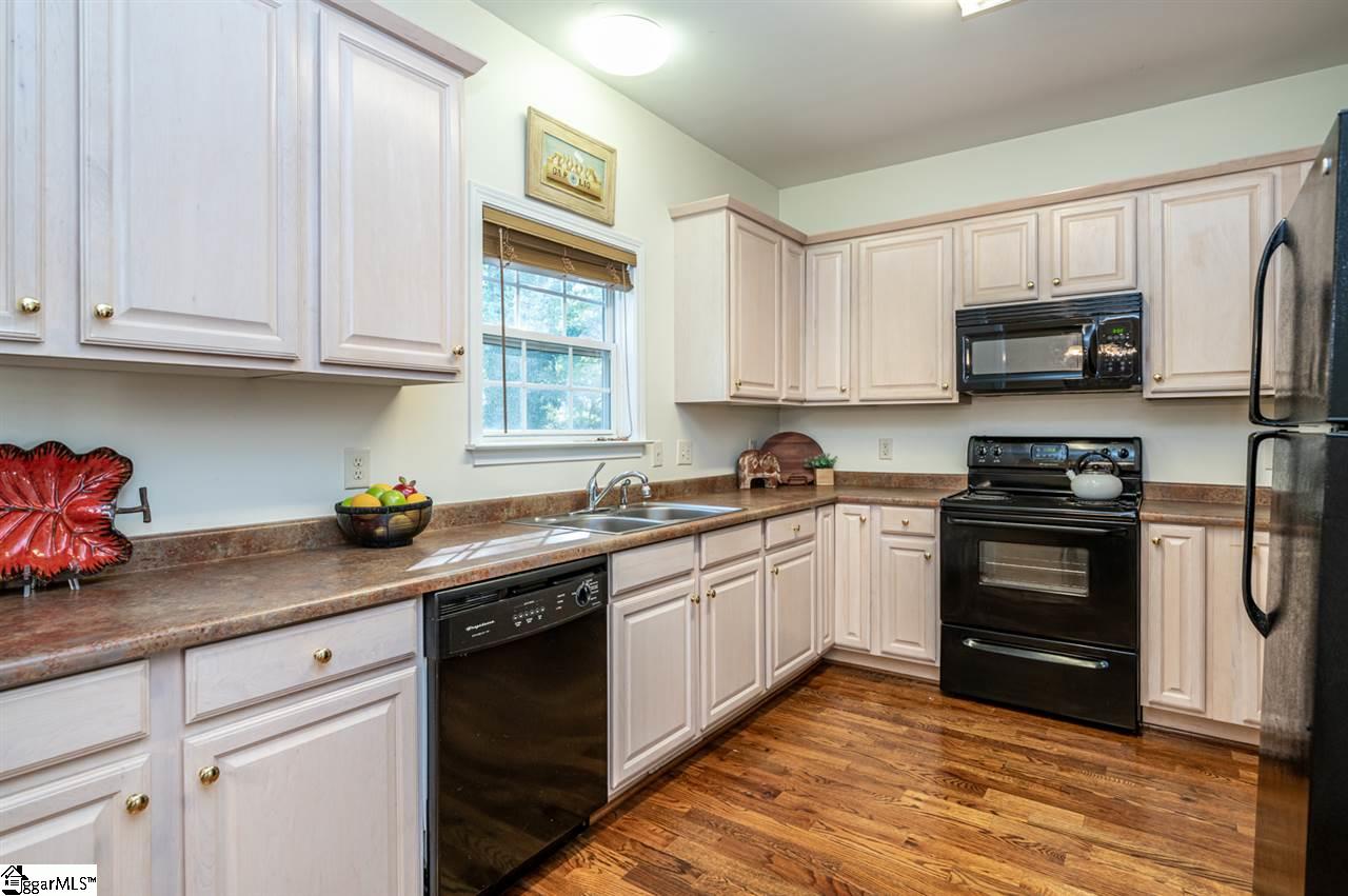 1036 Rutherford Road Greenville, SC 29609 - Photo 7 of 20 Gallery Image 7