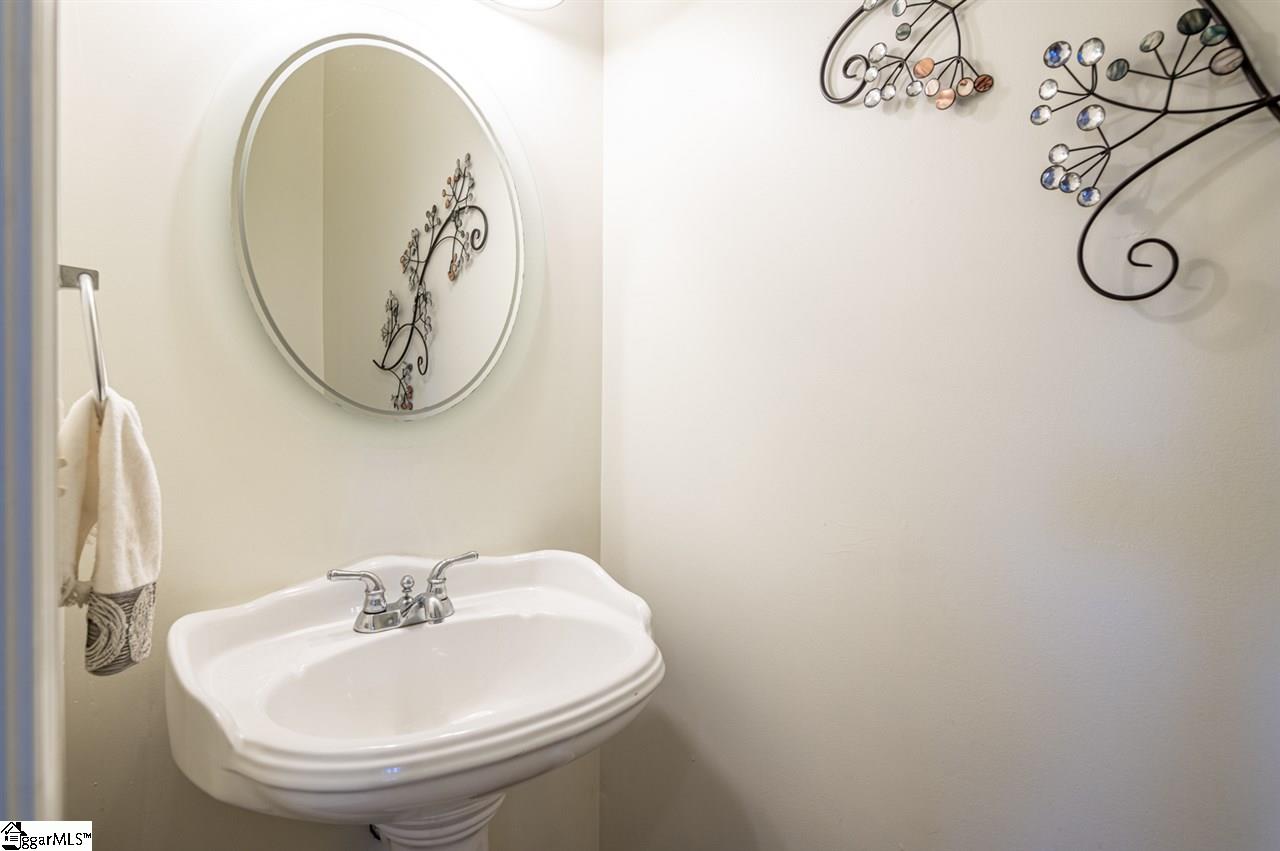 1036 Rutherford Road Greenville, SC 29609 - Photo 10 of 20 Gallery Image 10