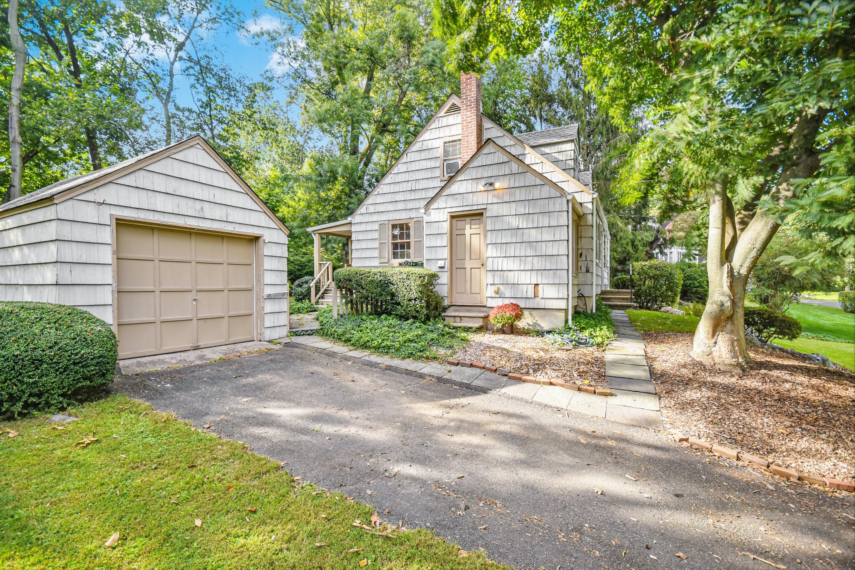 16 Burchard Lane Rowayton, CT 06853 - Photo 5 of 22 a view of a house with a yard and large tree