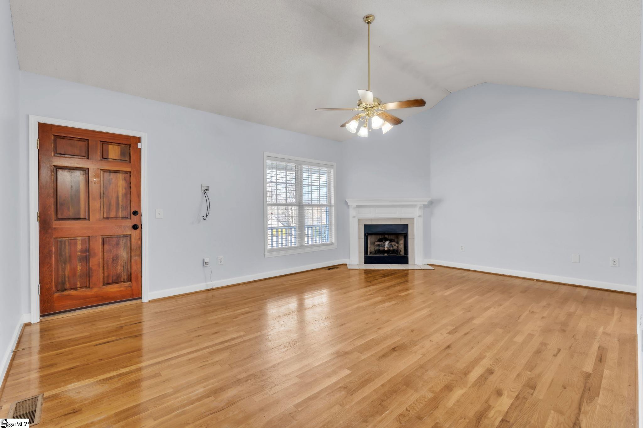 26 Raynes Court Taylors, SC 29687 - Photo 4 of 31