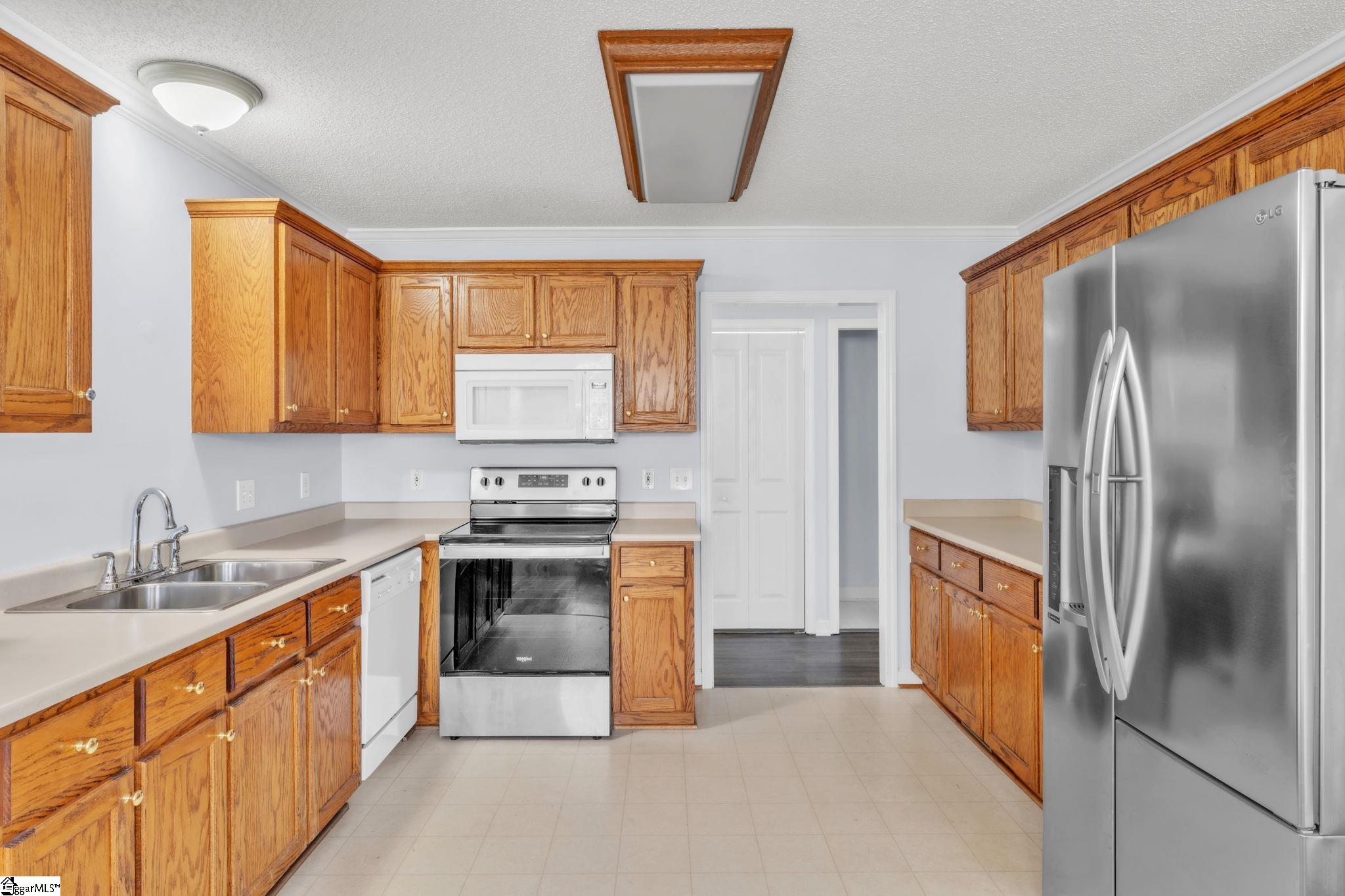 26 Raynes Court Taylors, SC 29687 - Photo 8 of 31