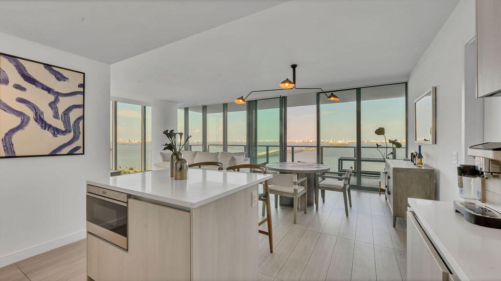 3131 Northeast 7th Avenue, Unit 2206 Miami, FL 33137 - Photo 4 of 39 DSC07159