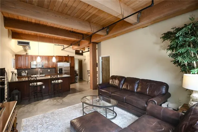 $399,000 | 712 Broadway Boulevard, Unit 503, Kansas City, MO 64105