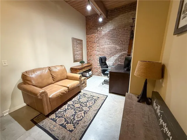 $399,000 | 712 Broadway Boulevard, Unit 503, Kansas City, MO 64105