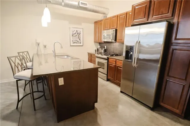 $399,000 | 712 Broadway Boulevard, Unit 503, Kansas City, MO 64105