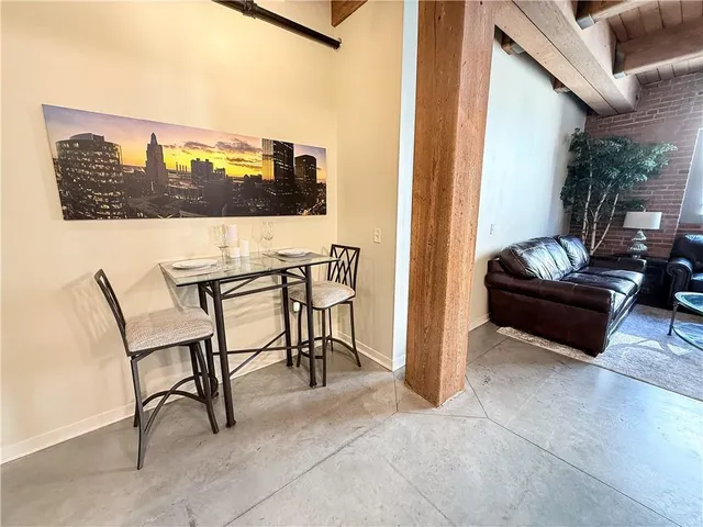 $399,000 | 712 Broadway Boulevard, Unit 503, Kansas City, MO 64105