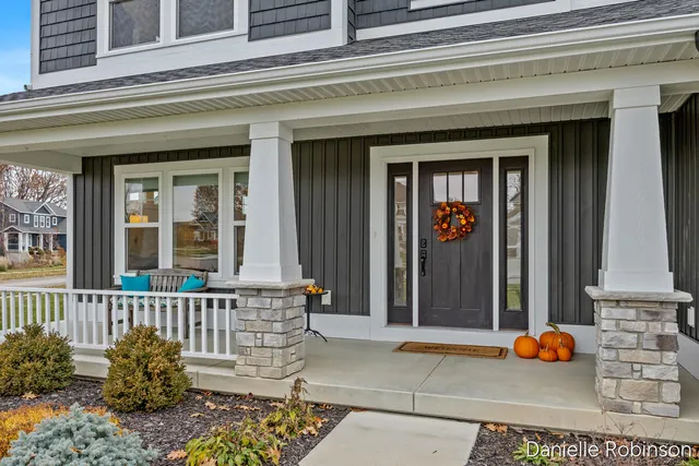 $719,500 | 3361 Box Elder Drive, Jenison, MI 49428