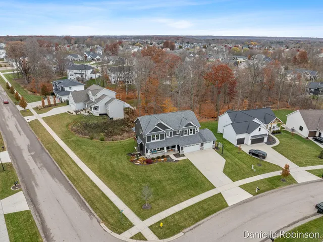 $719,500 | 3361 Box Elder Drive, Jenison, MI 49428