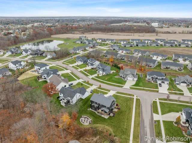 $715,000 | 3361 Box Elder Drive, Jenison, MI 49428