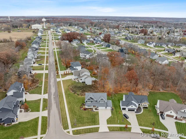 $719,500 | 3361 Box Elder Drive, Jenison, MI 49428