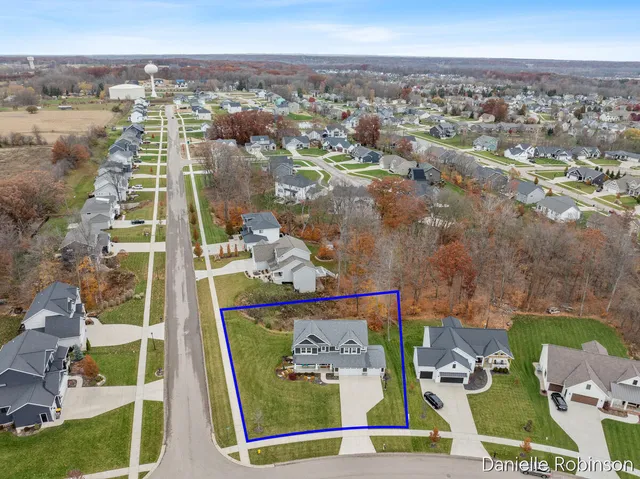 $719,500 | 3361 Box Elder Drive, Jenison, MI 49428