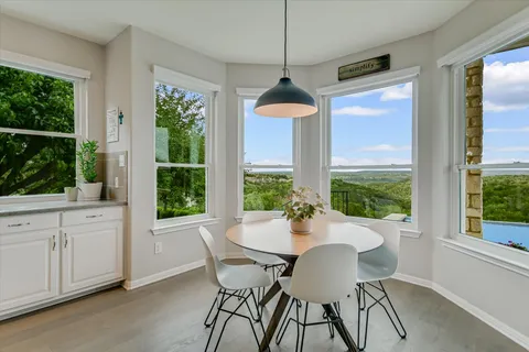 $1,250,000 | 10613 Pointe View Drive, Austin, TX 78738