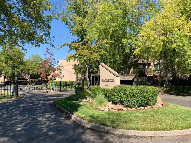 a view of a back yard of the house