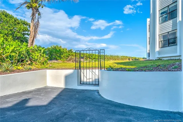 $5,000 | 1289 Northeast Ocean Boulevard, Unit 6, Stuart, FL 34996