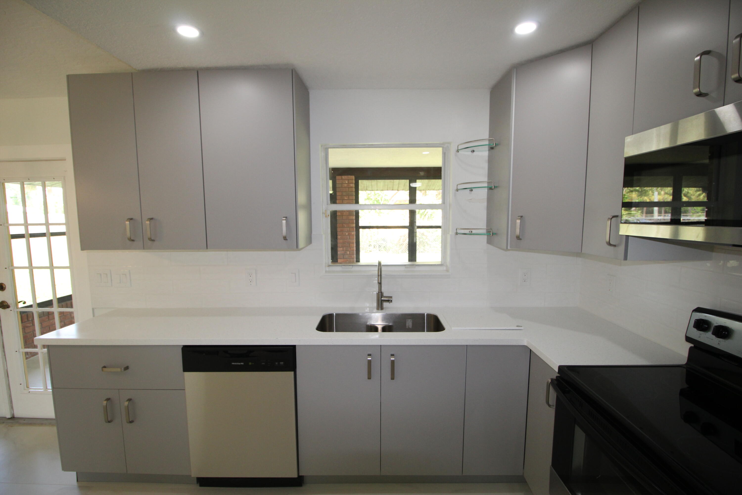 2133 Clover Street Northeast Palm Bay, FL 32905 - Photo 7 of 20 2133 Clover St NE - Pic 17