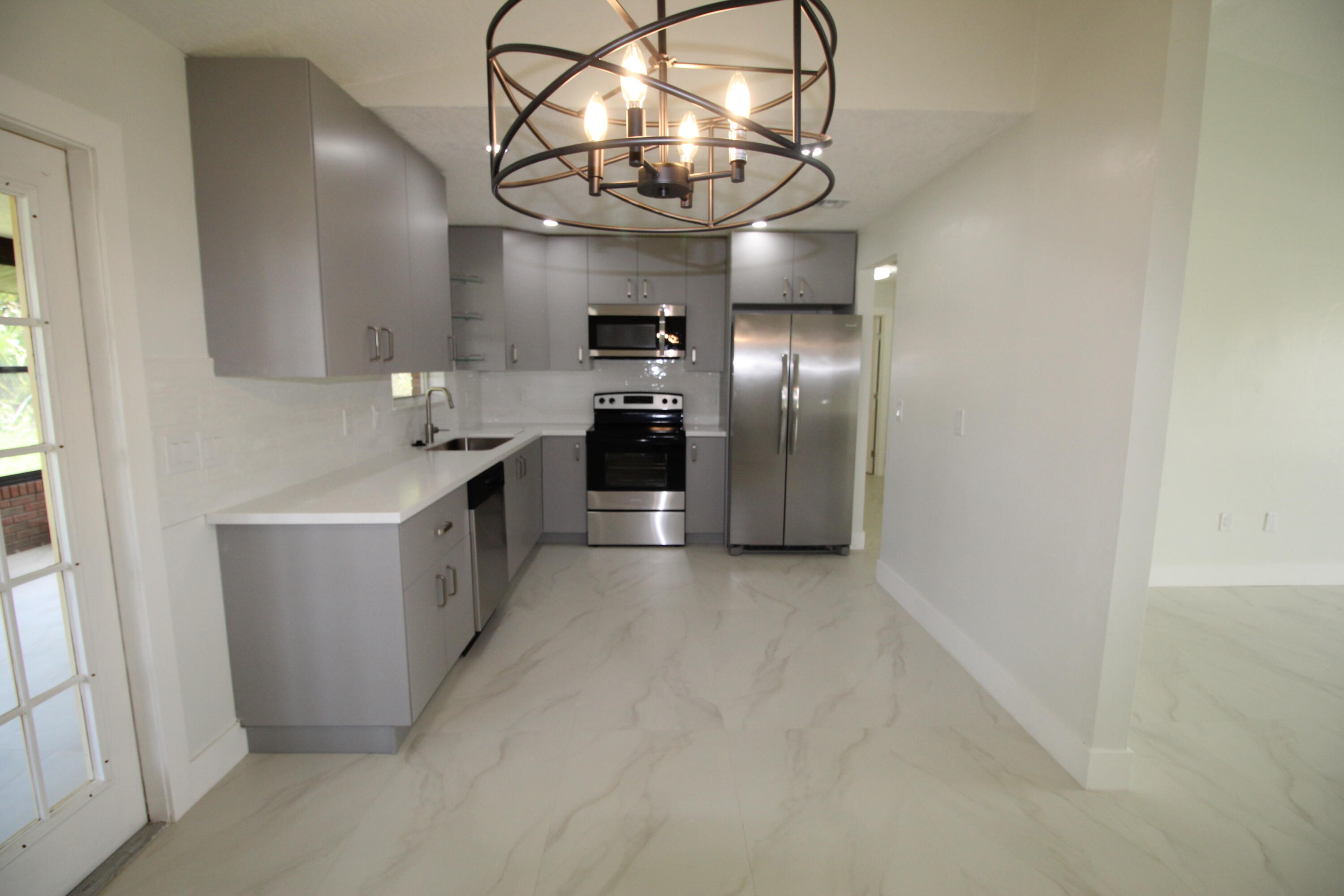 2133 Clover Street Northeast Palm Bay, FL 32905 - Photo 8 of 20 2133 Clover St NE - Pic 19