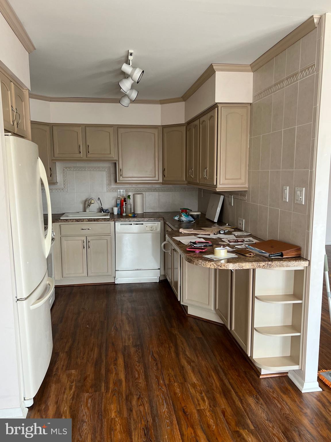 8960 Krewstown Road, Unit 310 Philadelphia, PA 19115 - Photo 6 of 19 Gallery Image 6