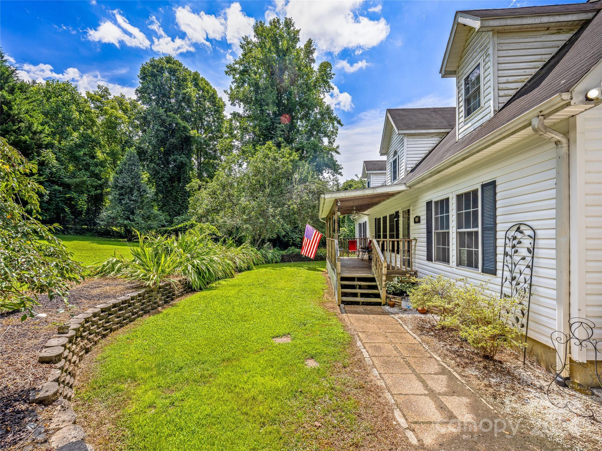 441 Stepp Road Hendersonville, NC 28792 - Photo 5 of 27