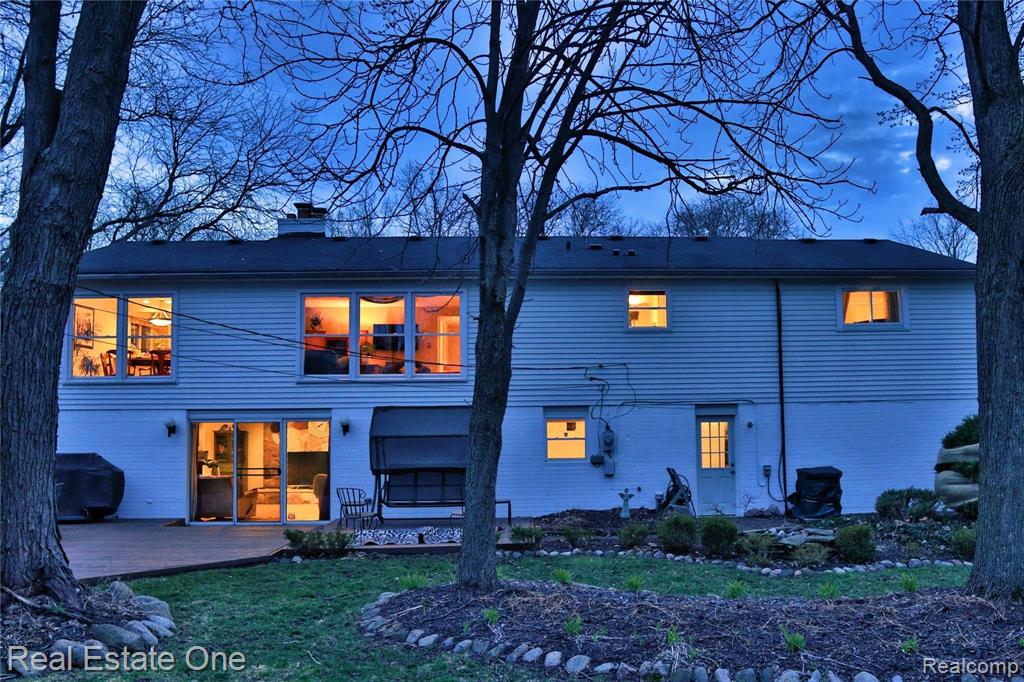 30048 Barwell Road Farmington Hills, MI 48334 - Photo 2 of 36