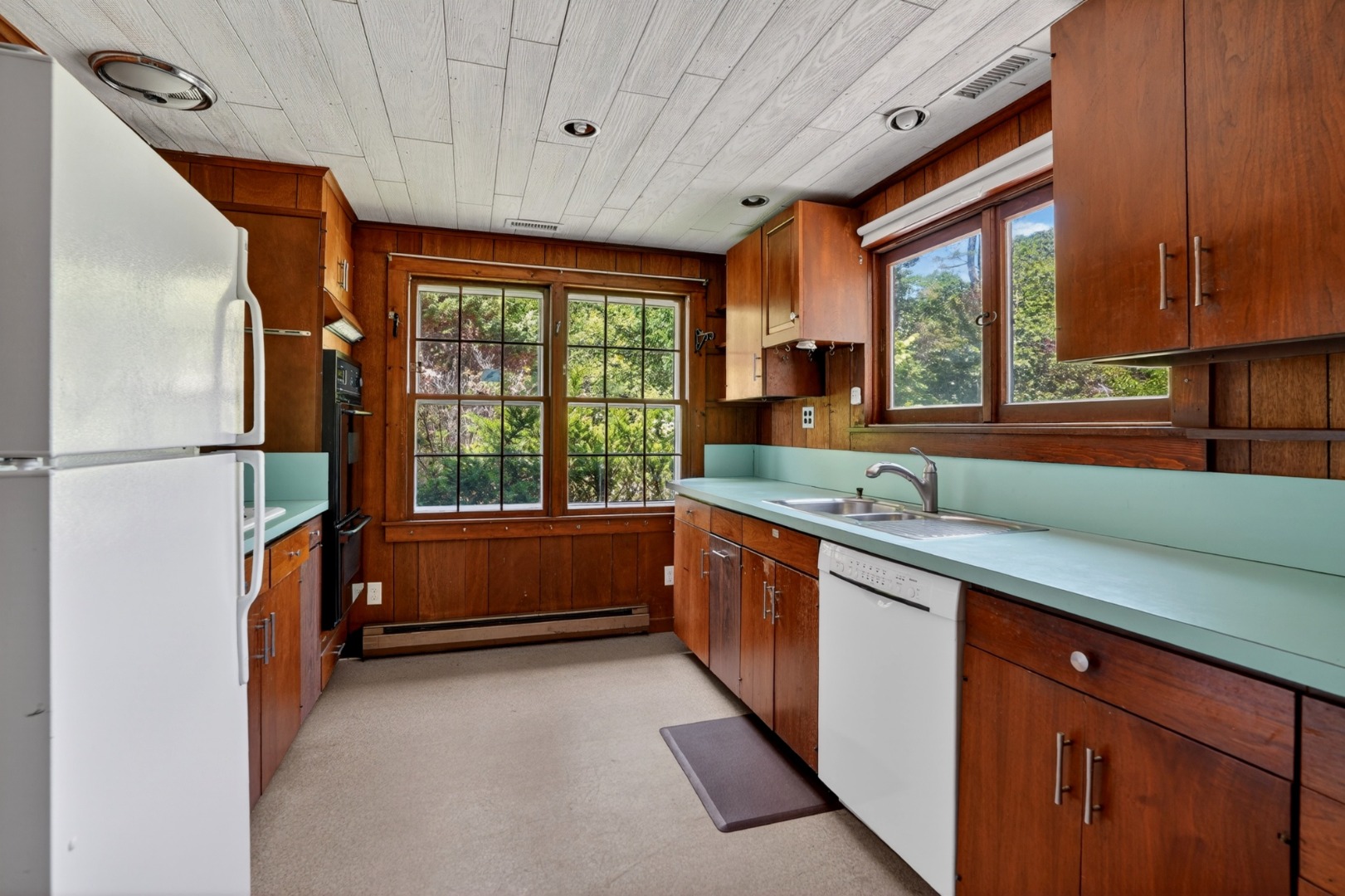 132 S Road Chilmark, MA 02535 - Photo 8 of 50 Gallery Image 8