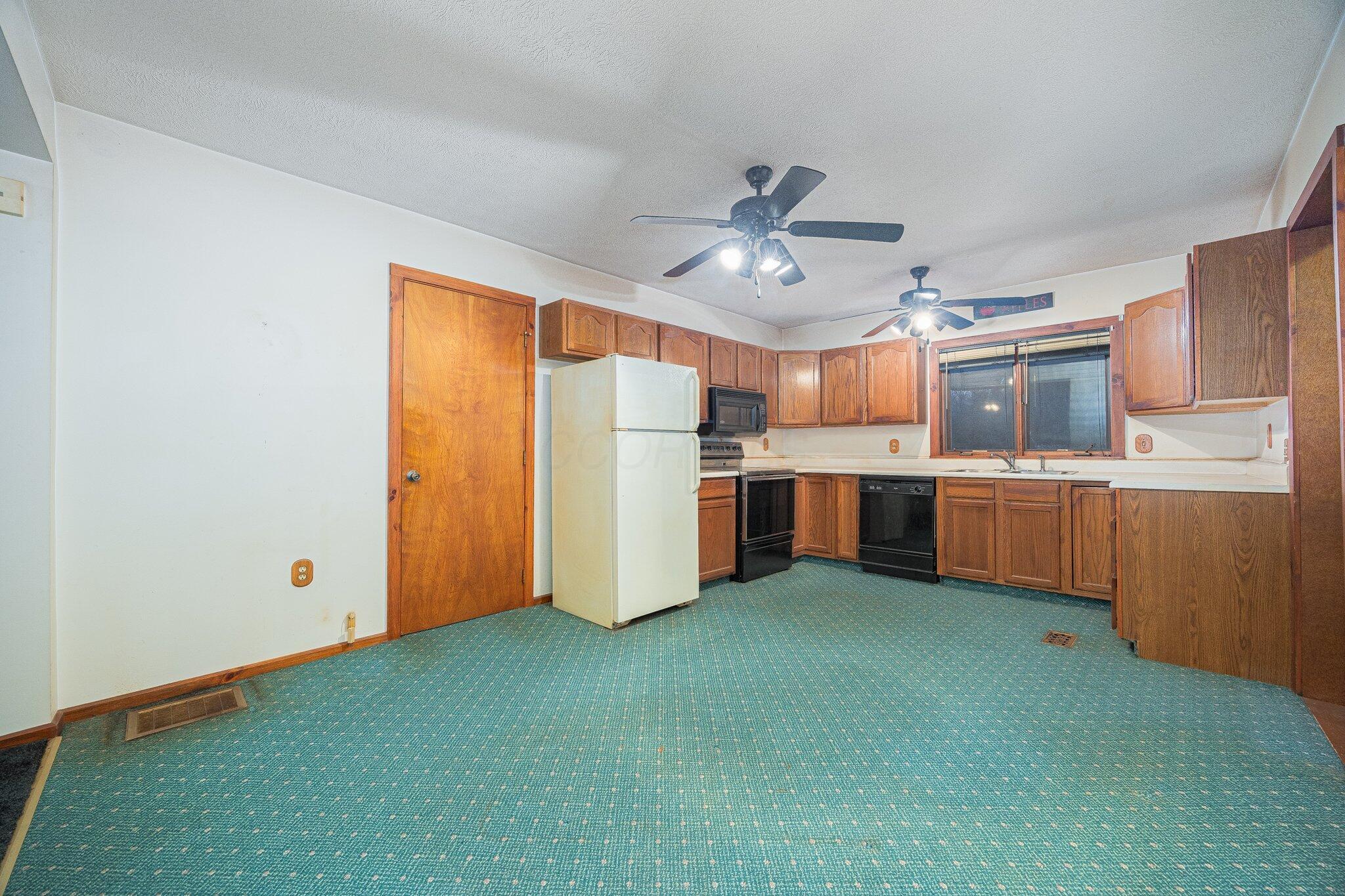 33404 Bowland Derr Road Logan, OH 43138 - Photo 20 of 61 Kitchen