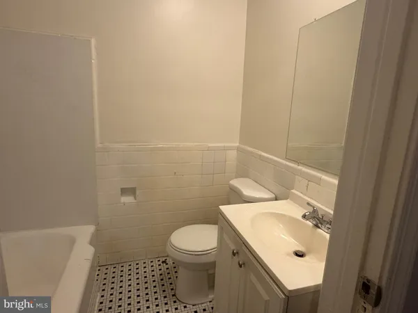 $1,600 | 157 36th Street Northeast, Washington, DC 20019