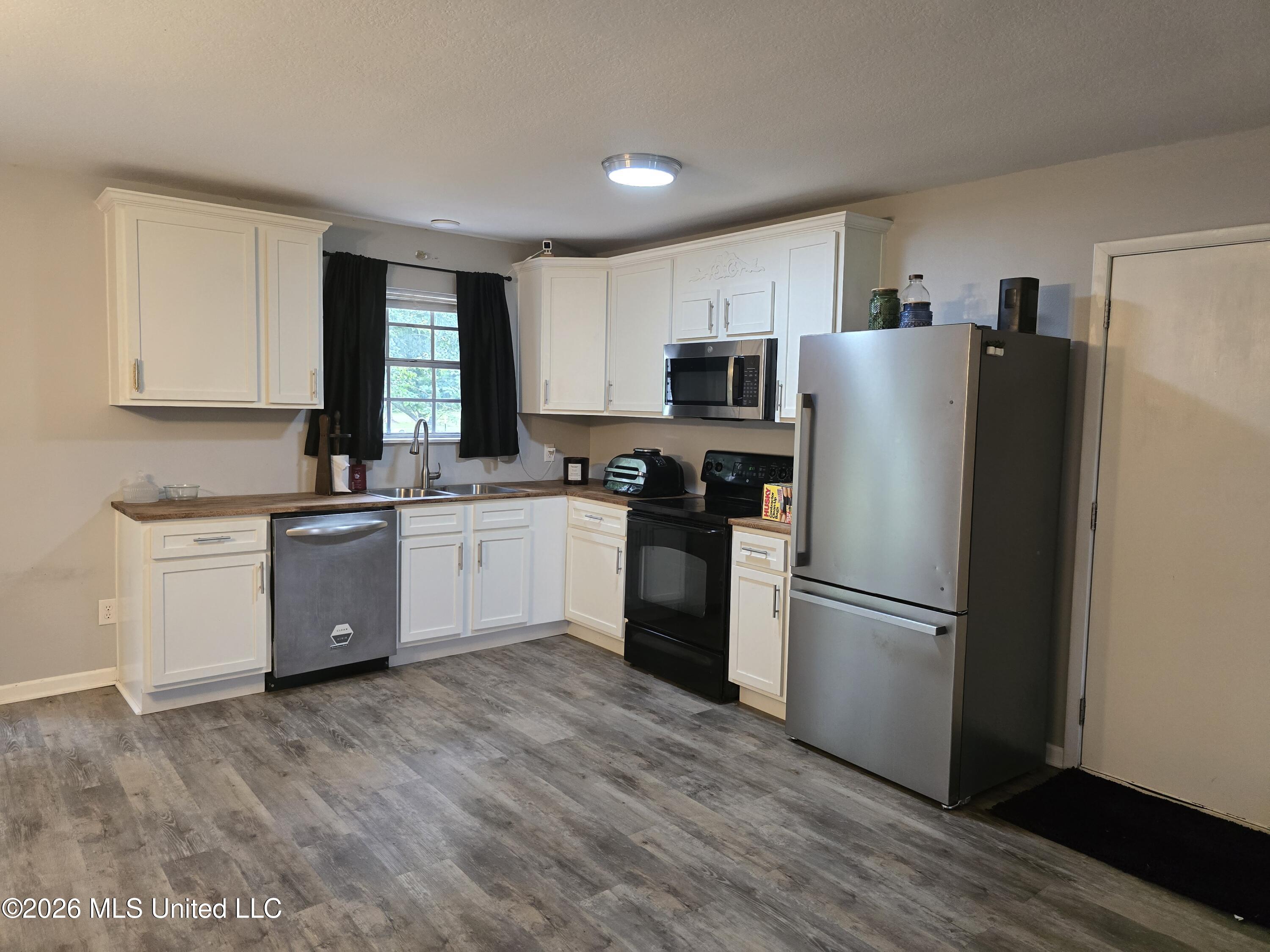 14200 Timber Ridge Drive Moss Point, MS 39562 - Photo 6 of 26 1000014101