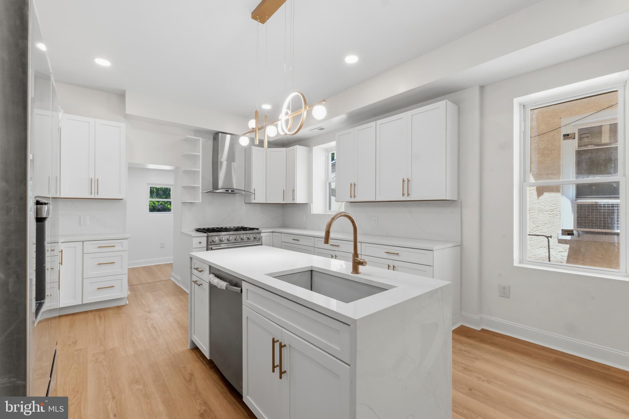 83 West Sharpnack Street Philadelphia, PA 19119 - Photo 2 of 38