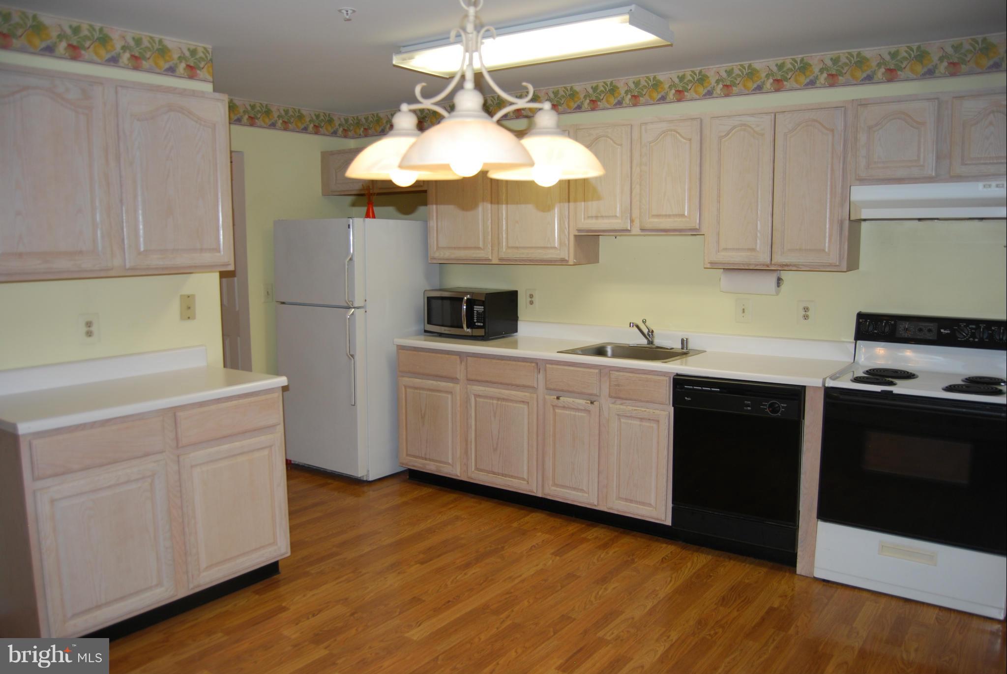 3901 Darleigh Road, Unit B Nottingham, MD 21236 - Photo 12 of 29 Kitchen