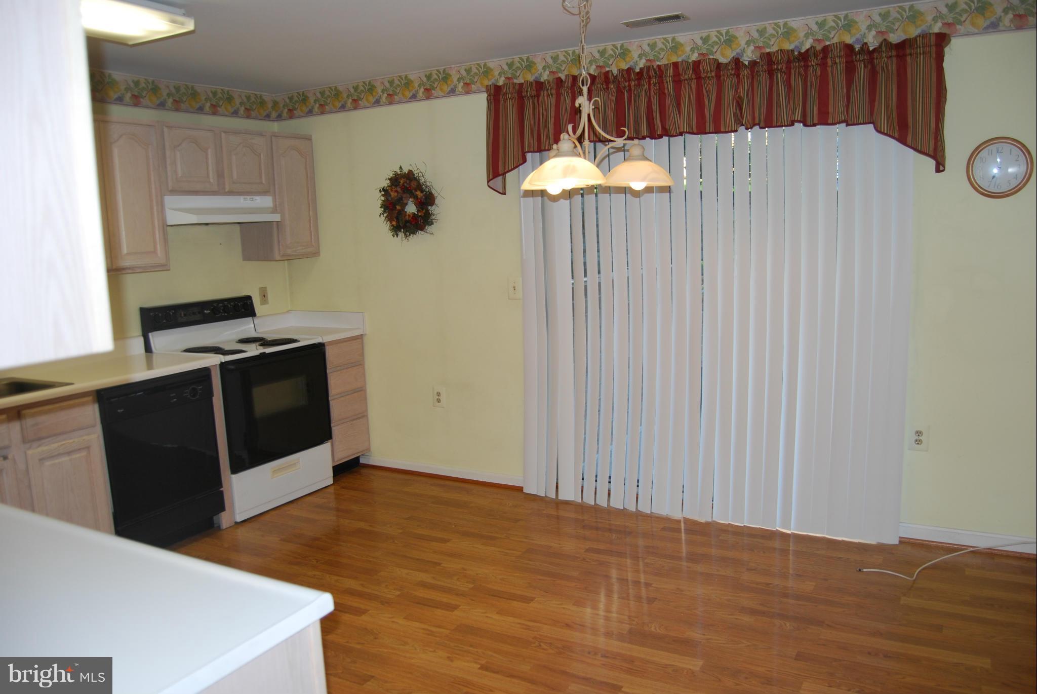 3901 Darleigh Road, Unit B Nottingham, MD 21236 - Photo 16 of 29 Kitchen
