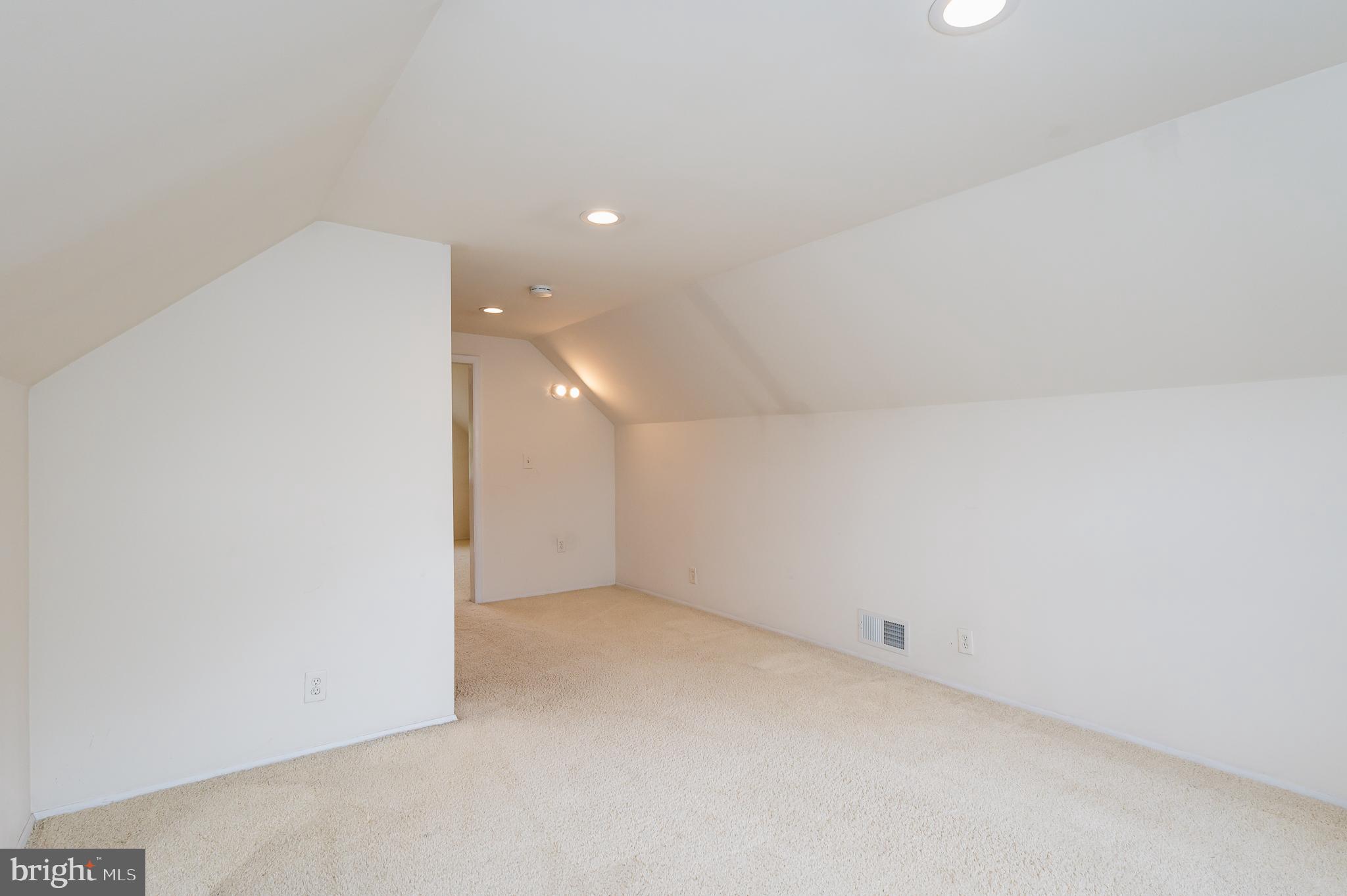 4732 Ridge Road Nottingham, MD 21236 - Photo 24 of 38 Upper Sitting Room