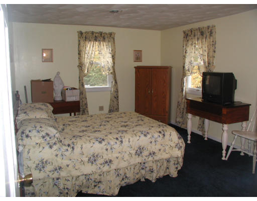 33 Blood Road Townsend, MA 01469 - Photo 8 of 24 Gallery Image 8
