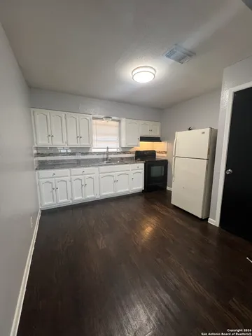 $1,060 | 222 Merida Street, Unit 1, San Antonio, TX 78207