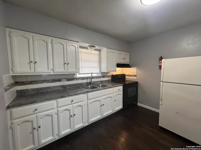 $1,060 | 222 Merida Street, Unit 1, San Antonio, TX 78207