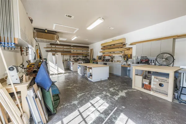 $975,000 | 33519 Hillside Drive, Pinehurst, TX 77362