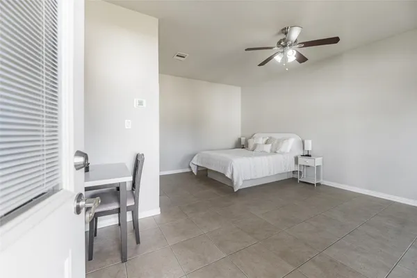 $975,000 | 33519 Hillside Drive, Pinehurst, TX 77362