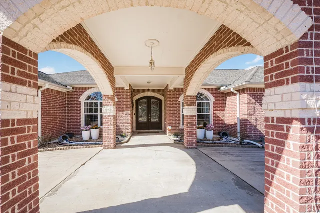 $985,000 | 33519 Hillside Drive, Pinehurst, TX 77362
