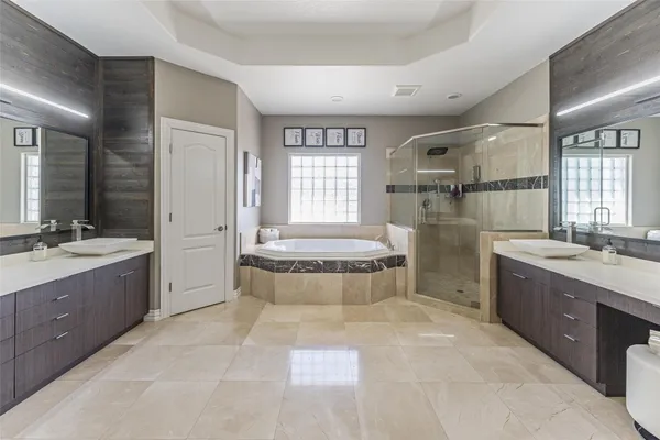 $975,000 | 33519 Hillside Drive, Pinehurst, TX 77362