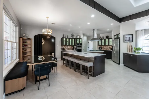 $975,000 | 33519 Hillside Drive, Pinehurst, TX 77362