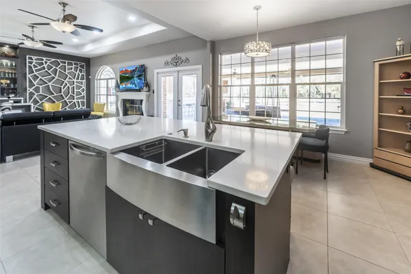 $975,000 | 33519 Hillside Drive, Pinehurst, TX 77362