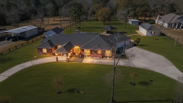$985,000 | 33519 Hillside Drive, Pinehurst, TX 77362