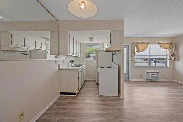 $1,495 | 201 South J Street, Unit 3, Lake Worth Beach, FL 33460