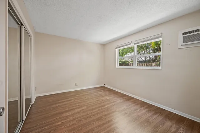 $1,495 | 201 South J Street, Unit 3, Lake Worth Beach, FL 33460