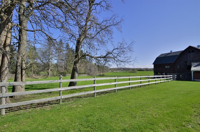 43W424 Burlington Road Elgin, IL 60124 - Photo 23 of 25 a view of an outdoor space and a yard