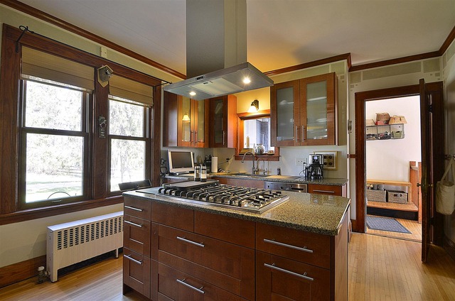 43W424 Burlington Road Elgin, IL 60124 - Photo 10 of 25 a kitchen that has a stove and a window
